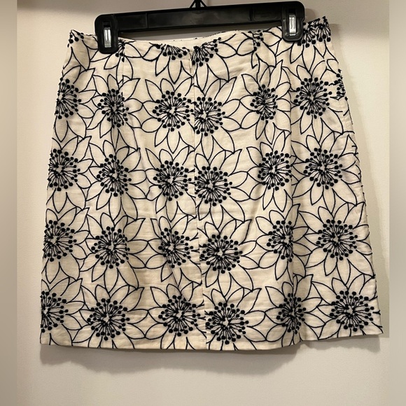JCrew Off White and Navy Floral Print Cotton Skirt - Picture 4 of 4